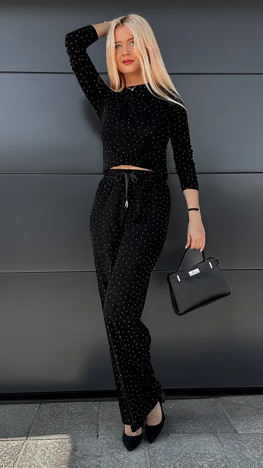 Lekki jesienny komplet w czerni zdobiony mini cyrkoniami ONE SIZE - P961