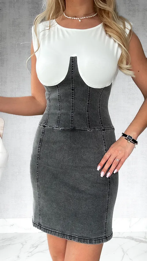 Jeansowa elastyczna sukienka BLACK z białym dekoltem - P334A