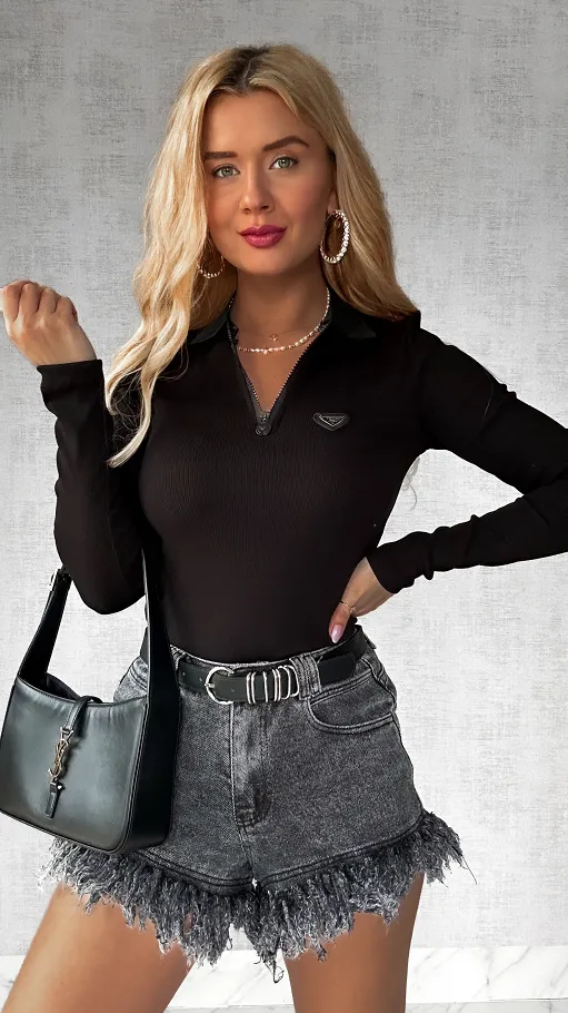 Szorty jeansowe z czarnym paskiem BLACK JEANS elastyczne - P422A