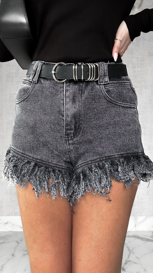 Szorty jeansowe z czarnym paskiem BLACK JEANS elastyczne - P422A