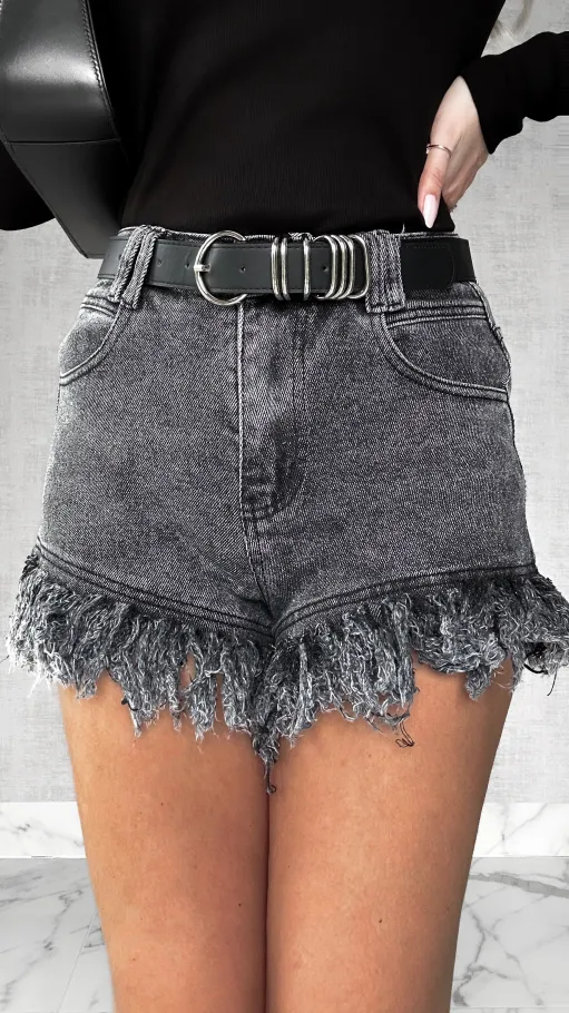 Szorty jeansowe z czarnym paskiem BLACK JEANS elastyczne - P422A