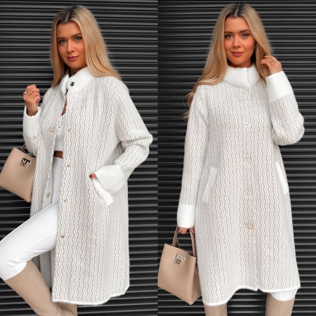 Oryginalny jasny płaszcz ALPAKA w modnym wzorze ONE SIZE - S613