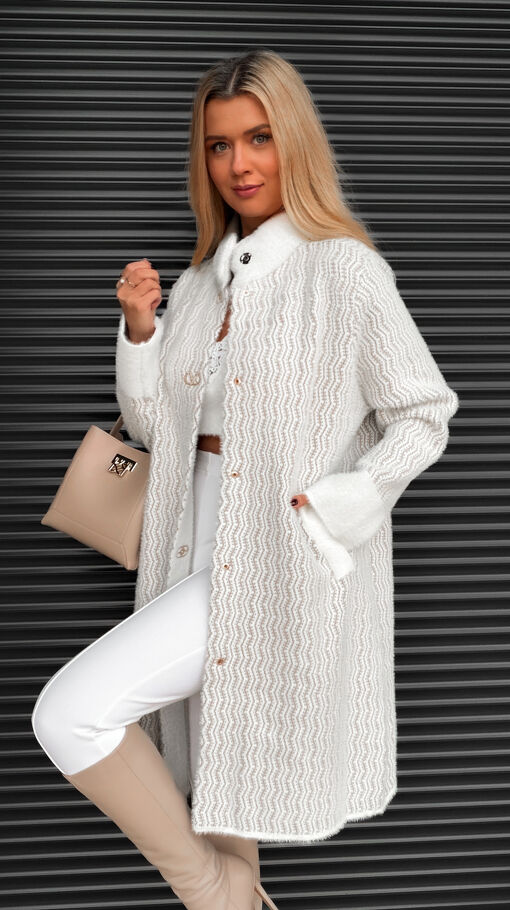 Oryginalny jasny płaszcz ALPAKA w modnym wzorze ONE SIZE - S613