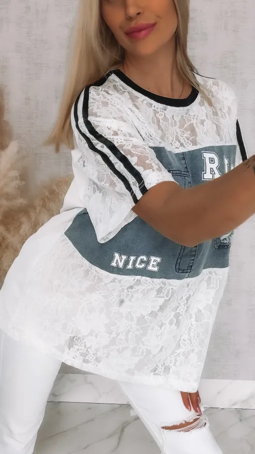 Luźna bluzka z białej koronki z jeansowym dekoltem ONE SIZE - R811