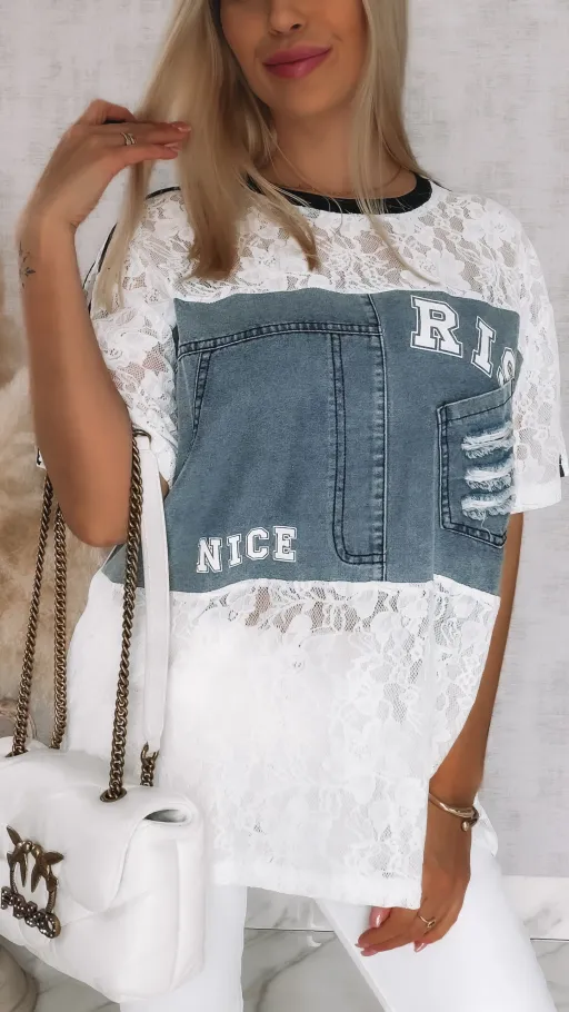 Luźna bluzka z białej koronki z jeansowym dekoltem ONE SIZE - R811