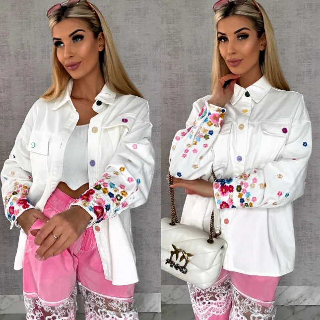 Biała katana jeansowa z kolorowymi haftowanymi kwiatami ONE SIZE - R643A