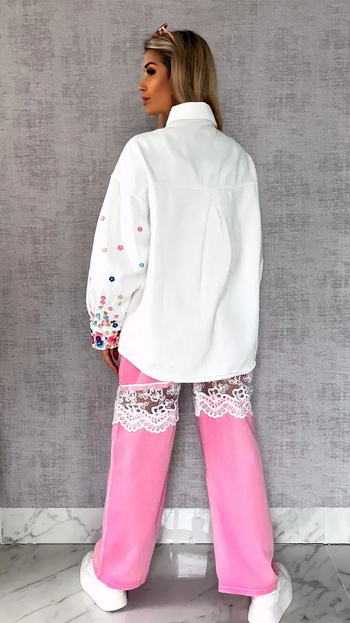 Biała katana jeansowa z kolorowymi haftowanymi kwiatami ONE SIZE - R643A