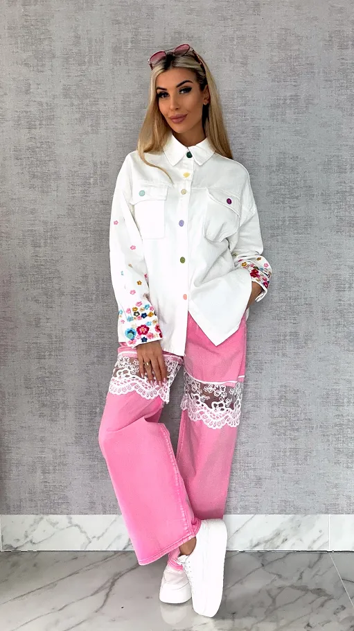 Biała katana jeansowa z kolorowymi haftowanymi kwiatami ONE SIZE - R643A