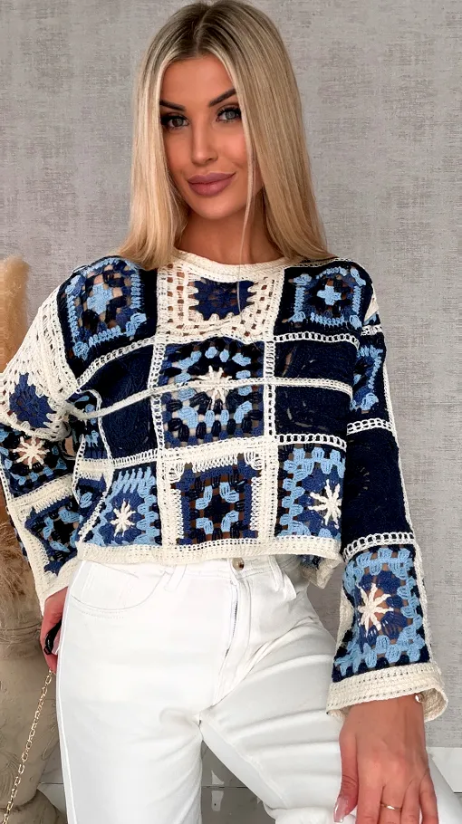 Wiosenny ażurowy sweterek w szydełkowym stylu BLUE - R690