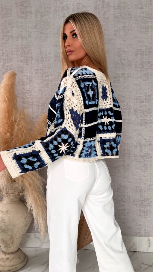 Wiosenny ażurowy sweterek w szydełkowym stylu BLUE - R690