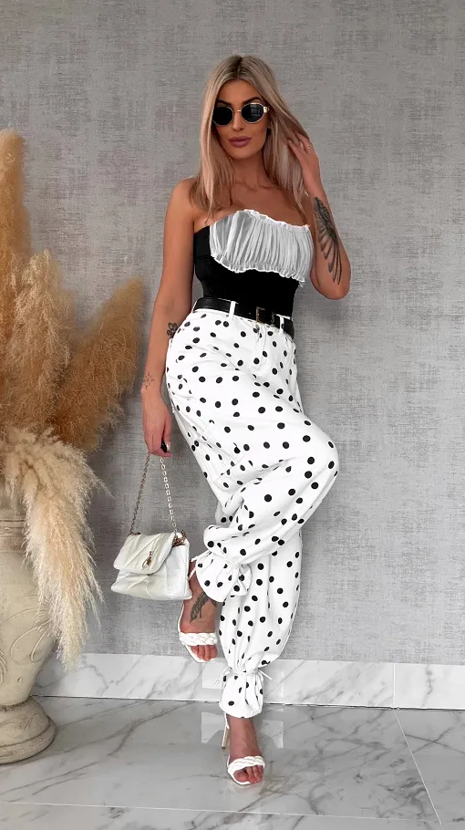 Oryginalne białe spodnie jeansowe typu BALLOON w czarne grochy - R713