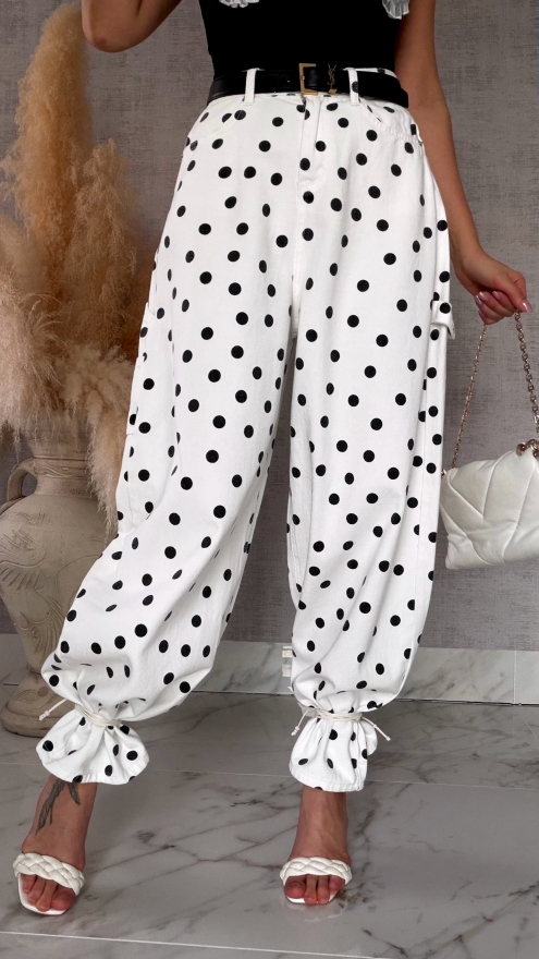 Oryginalne białe spodnie jeansowe typu BALLOON w czarne grochy - R713