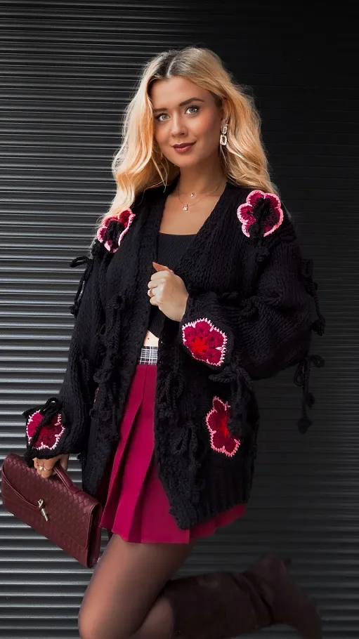 Oryginalny gruby kardigan w kwiaty ONE SIZE czarny - R375