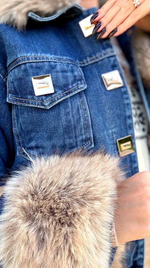 Mięciutka kurtka jeansowa ocieplana futerkiem BLUE JEANS - R227