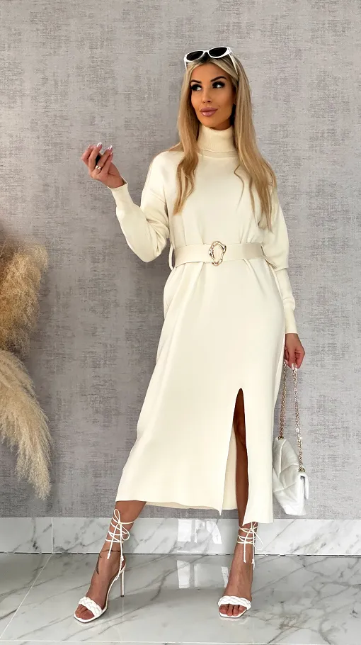 Długa MAXI sukienka dzianinowa z rozcięciem i golfem ONE SIZE ecru - R542