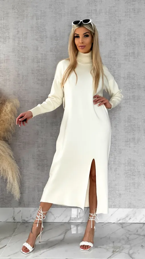 Długa MAXI sukienka dzianinowa z rozcięciem i golfem ONE SIZE ecru - R542