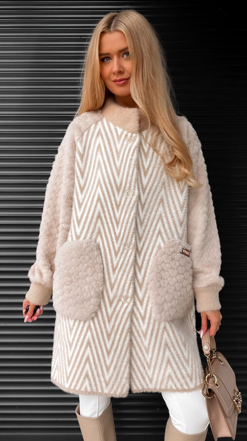 Ciepły elegancki płaszcz ALPAKA z futerkowymi rękawami ONE SIZE beż - S393