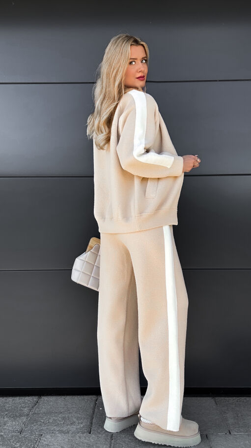 Ciepły komplet dresowy z ALPAKI w beżowym kolorze ONE SIZE - R054A