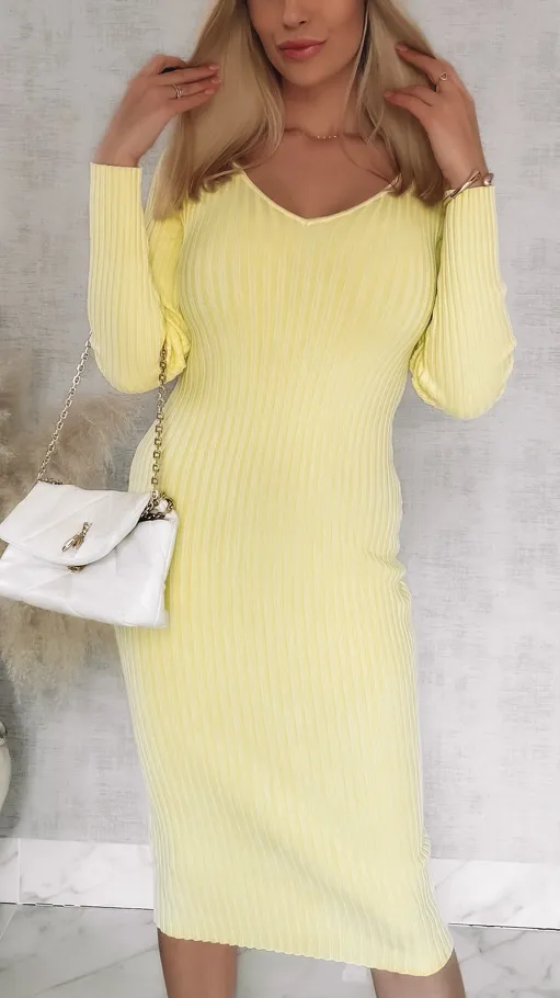 Klasyczna dzianinowa sukienka w cytrynowym kolorze ONE SIZE wiskoza - R937A