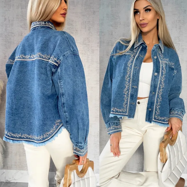 Idealna kurtka jeansowa na wiosnę z oryginalnymi haftami ONE SIZE - R444