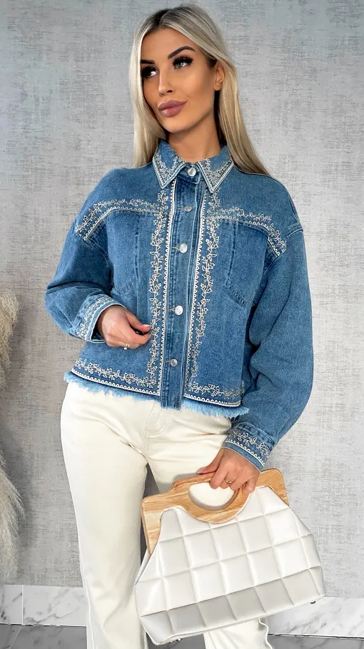 Idealna kurtka jeansowa na wiosnę z oryginalnymi haftami ONE SIZE - R444