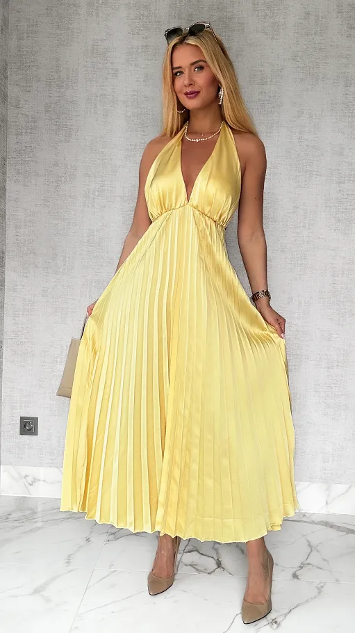 Długa MAXI sukienka plisowana z wiązaniem z tyłu ONE SIZE masełkowa - P780