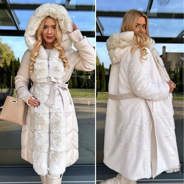 Dwustronny płaszcz ECRU łączony z jasnym futerkiem - N869B