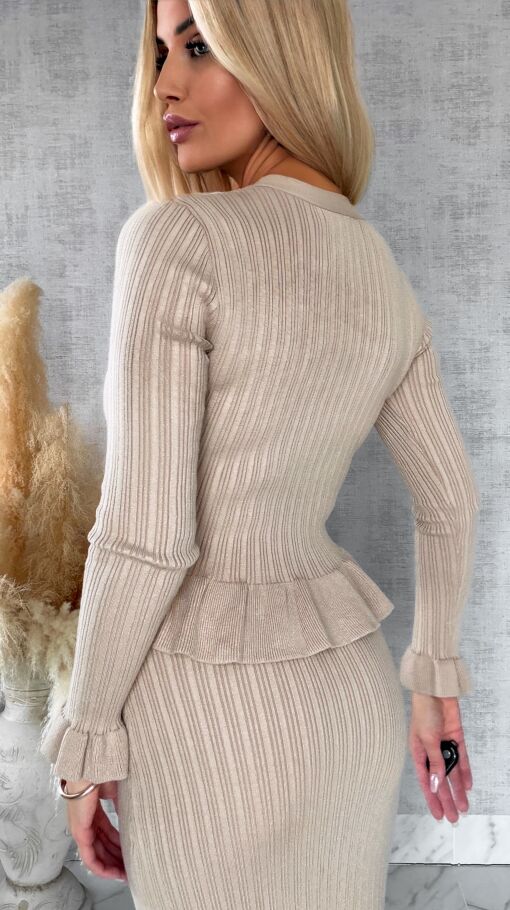 Elegancki dzianinowy komplet bluzka + midi spódnica ONE SIZE beżowy - R439
