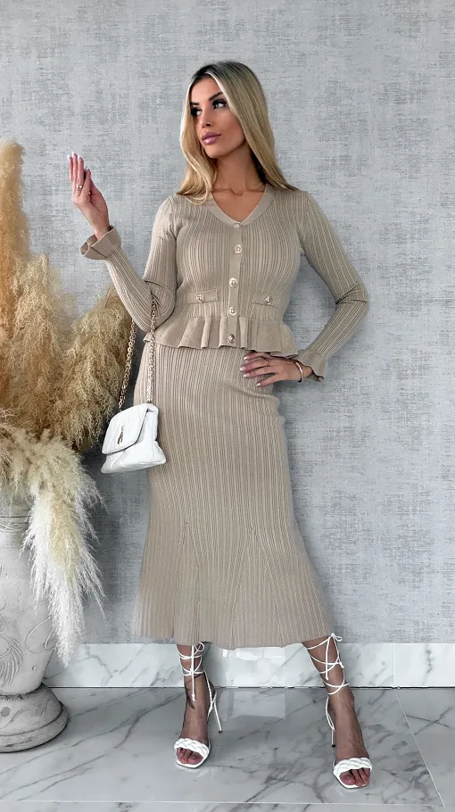 Elegancki dzianinowy komplet bluzka + midi spódnica ONE SIZE beżowy - R439