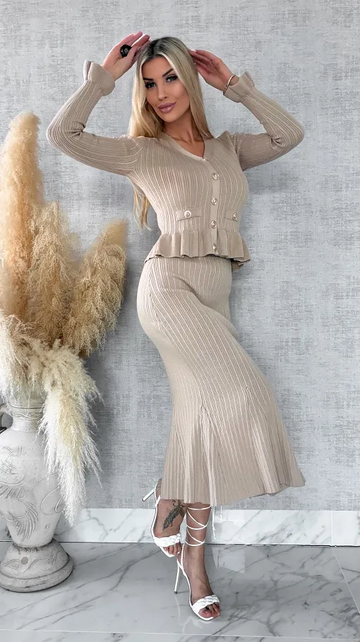 Elegancki dzianinowy komplet bluzka + midi spódnica ONE SIZE beżowy - R439