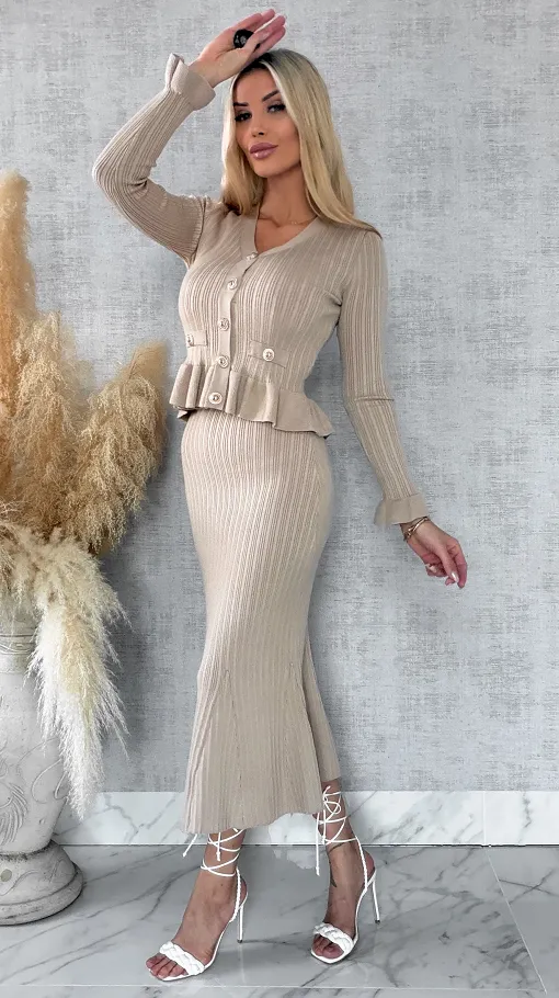 Elegancki dzianinowy komplet bluzka + midi spódnica ONE SIZE beżowy - R439