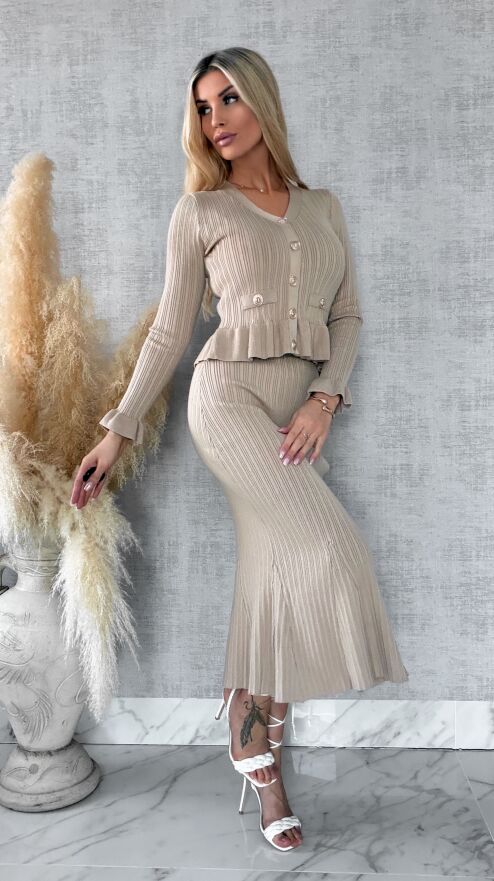 Elegancki dzianinowy komplet bluzka + midi spódnica ONE SIZE beżowy - R439