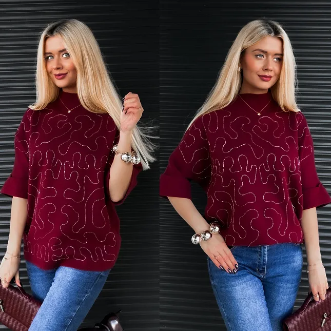 Luźny sweter półgolf w kolorze BORDOWYM z koralikami - R329