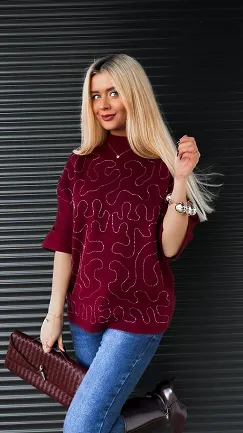 Luźny sweter półgolf w kolorze BORDOWYM z koralikami - R329