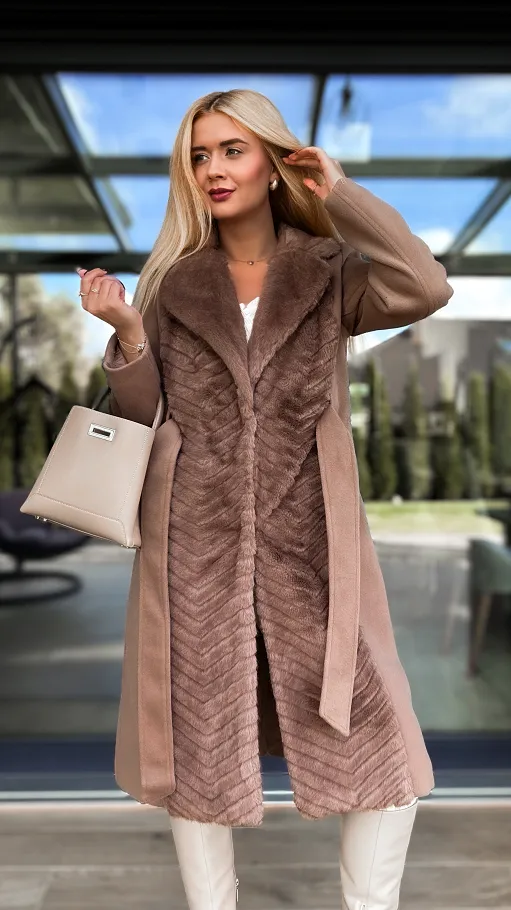 Elegancki płaszcz flauszowy z futerkiem z przodu CAMEL - R208