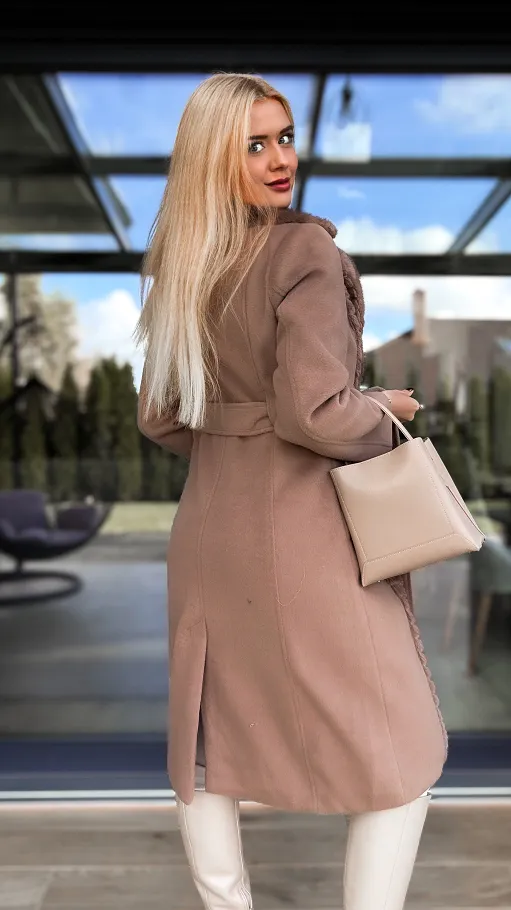 Elegancki płaszcz flauszowy z futerkiem z przodu CAMEL - R208