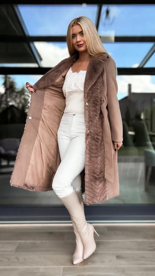 Elegancki płaszcz flauszowy z futerkiem z przodu CAMEL - R208