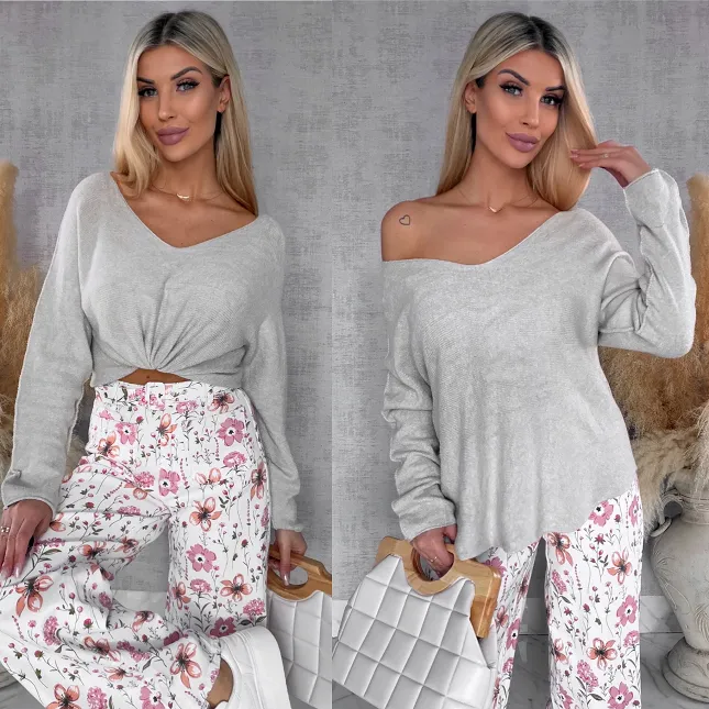 Beżowy sweter na wiosnę w szpic ONE SIZE - R661