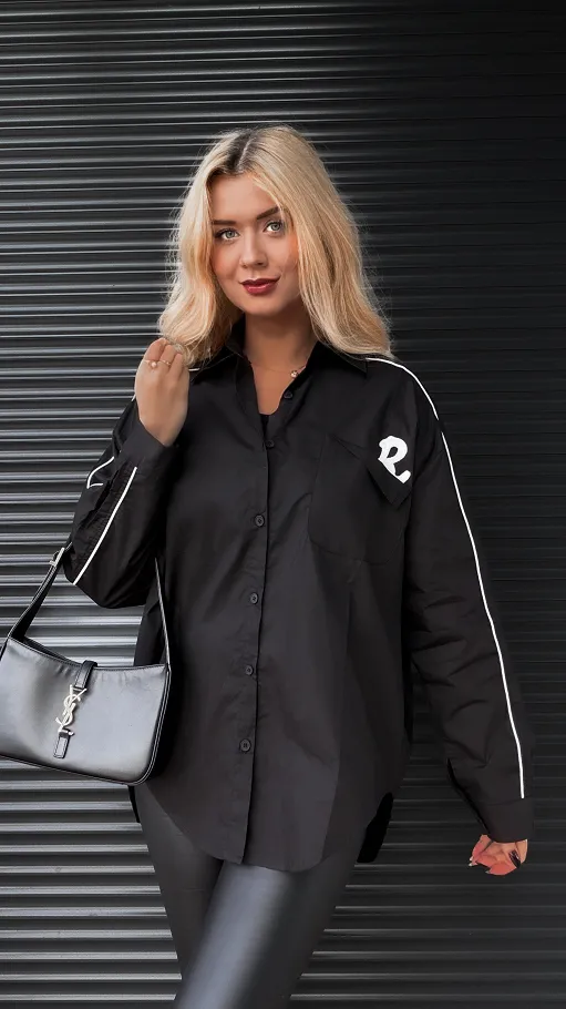 Czarna bawełniana koszula OVERSIZE z napisami - R258