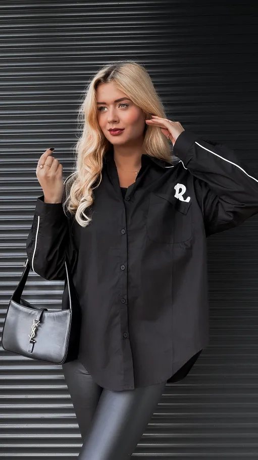 Czarna bawełniana koszula OVERSIZE z napisami - R258