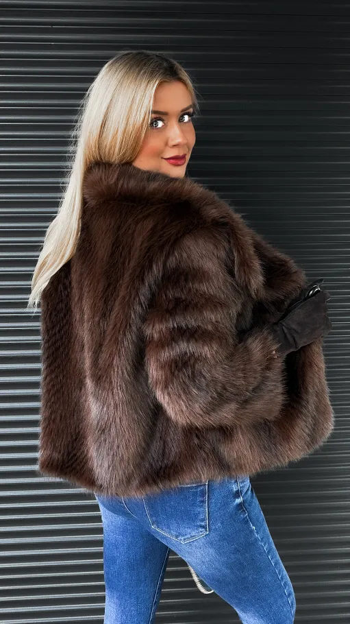Piękne brązowe futerko imitacja JENOTA - R319A