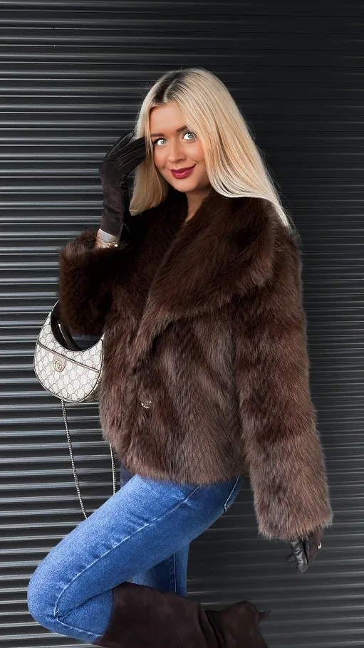 Piękne brązowe futerko imitacja JENOTA - R319A