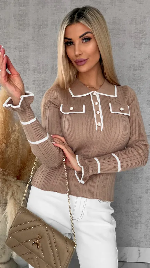 Wiosenna dzianinowa bluzka ze zdobionym dekoltem ONE SIZE - R636A