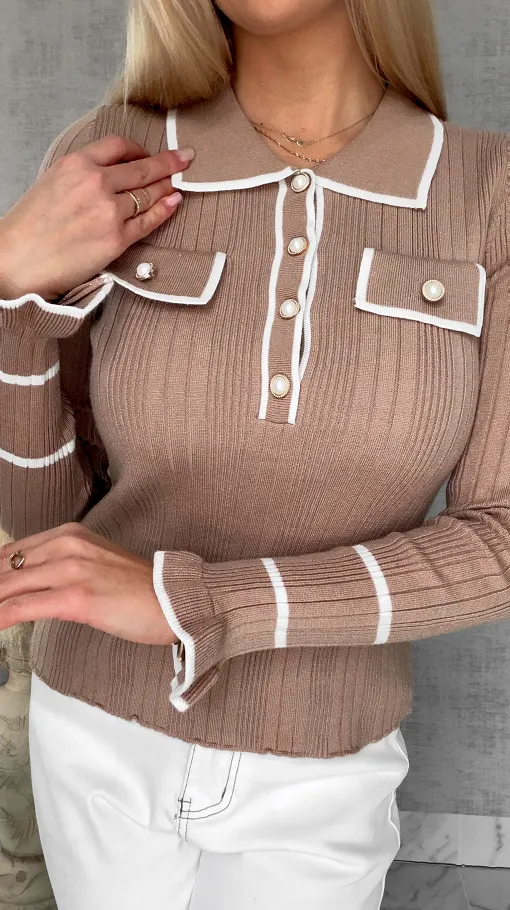 Wiosenna dzianinowa bluzka ze zdobionym dekoltem ONE SIZE - R636A