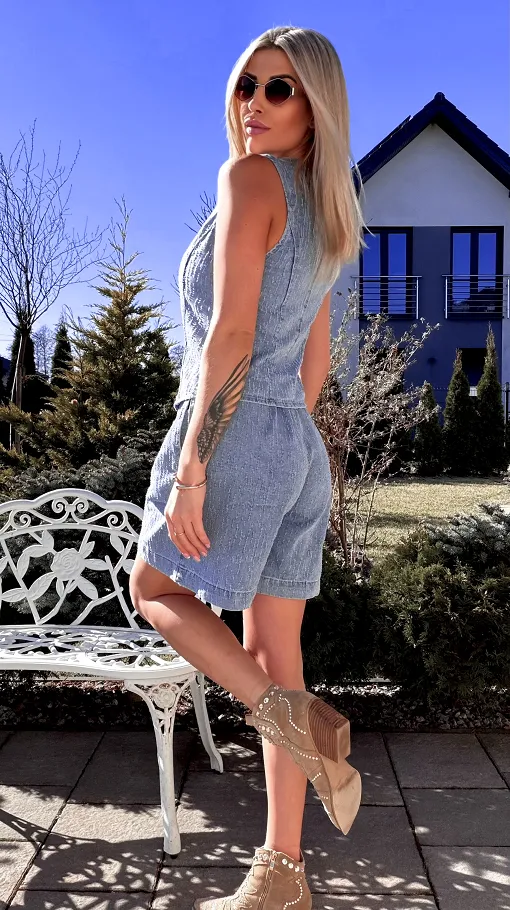 Miękki niebieski komplet jeansowy kamizelka + spodenki BLUE JEANS - R798