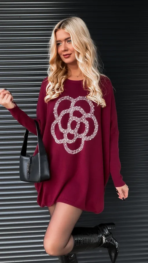 Elegancki dzianinowy sweter z dużą kamelią BORDO - R182