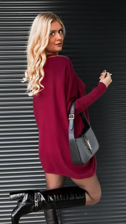 Elegancki dzianinowy sweter z dużą kamelią BORDO - R182