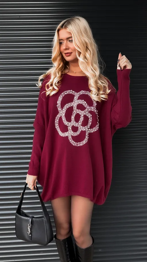 Elegancki dzianinowy sweter z dużą kamelią BORDO - R182