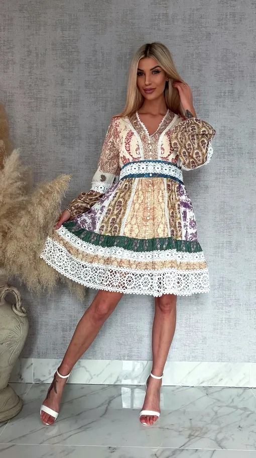 Oryginalna kolorowa sukienka z białą koronką - R812