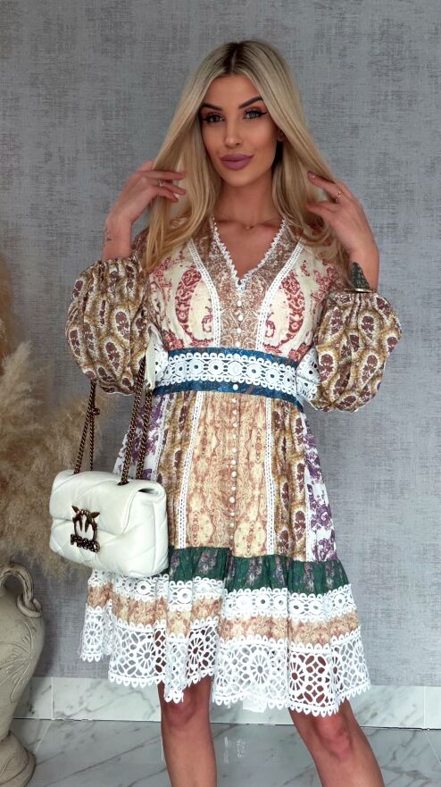 Oryginalna kolorowa sukienka z białą koronką - R812